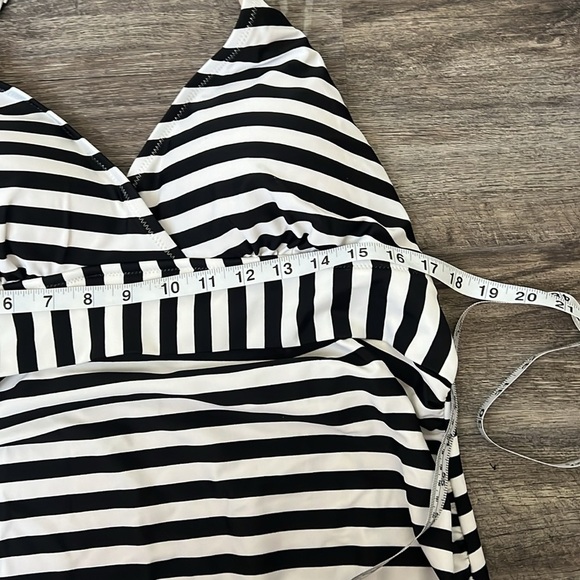 MOTHERHOOD MATERNITY Beach Bump™ Striped Halter One Piece Maternity Swim Sz XL + - Picture 9 of 11